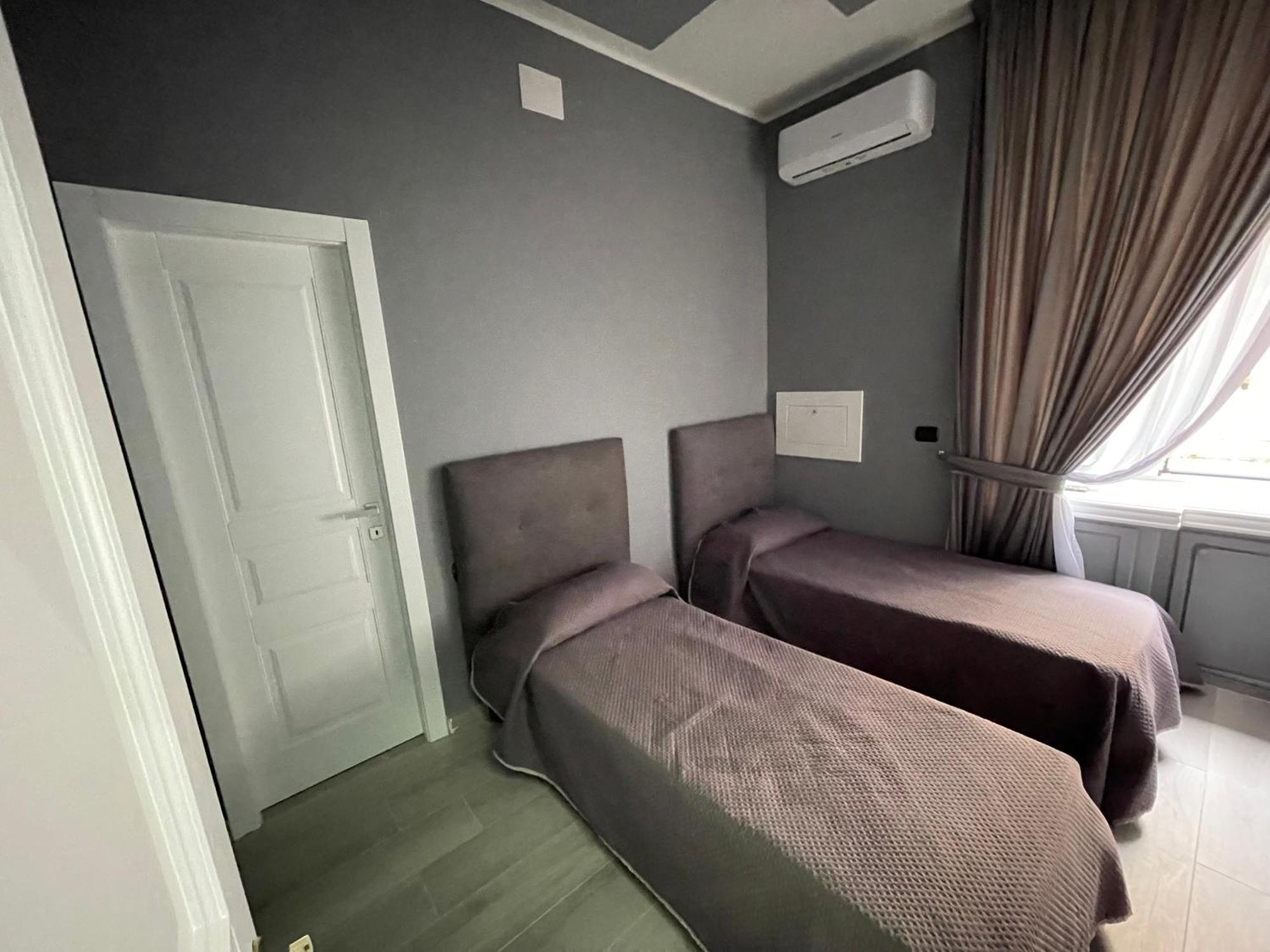 Al Binario Di Napoli Bed and Breakfast Buitenkant foto